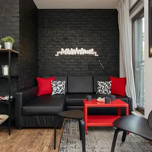 Stylish & Trendy 1 Bedroom Wola With Parking By Renters Apartament